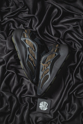 H12纯原 Yeezy Boost 700V3 "Clay Brown"黑铜