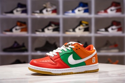 H12纯原 "7-11 " 便利店配色 SB Dunk Low 红绿橙