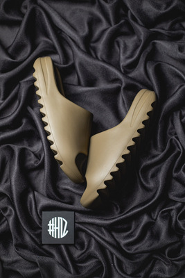 H12纯原 YEEZY SLIDE "Brown" 咖啡灰 椰子拖鞋
