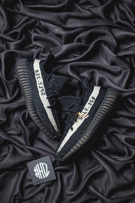 H12纯原 Yeezy 350V2 黑白配色