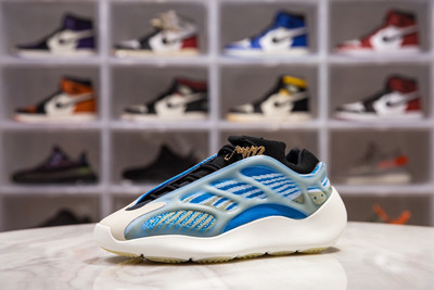 H12纯原 Yeezy700V3 "Arzareth" 极光配色